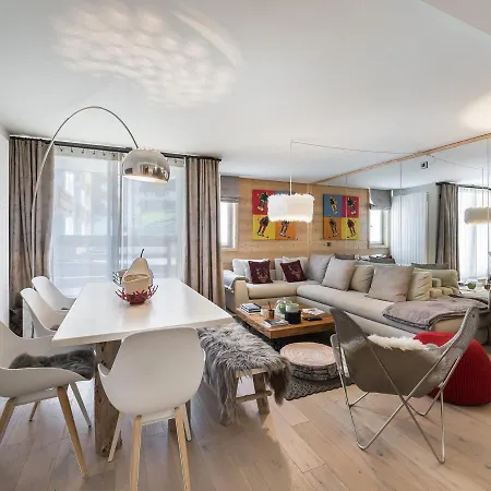 Renove 2 Avec Balcon Et Parking, Au Pied Du Telepherique De Rochebrune A - Fr-1-453-81 Apartment