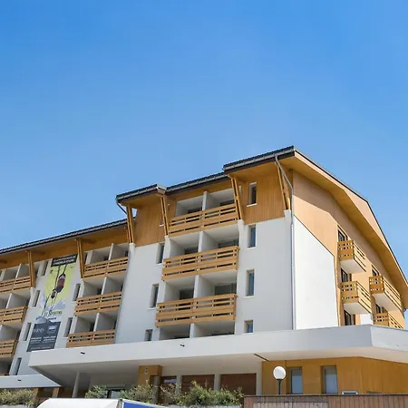 Apartment Renove 2 Avec Balcon Et Parking, Au Pied Du Telepherique De Rochebrune A - Fr-1-453-81 *