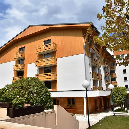 Apartment Renove 2 Avec Balcon Et Parking, Au Pied Du Telepherique De Rochebrune A - Fr-1-453-81 *